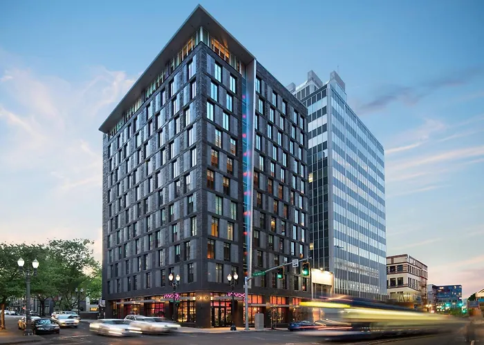 Family resorts Moxy Portland Downtown