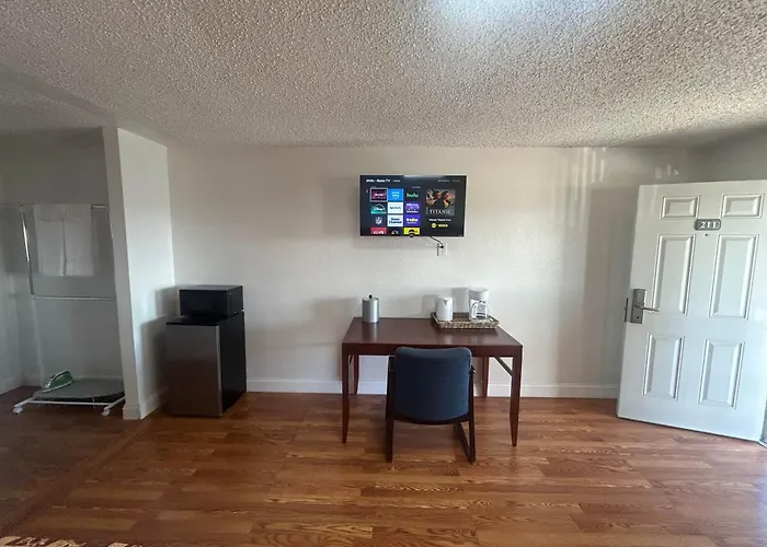 Luxury hotel only: Quest Inn Weatherford