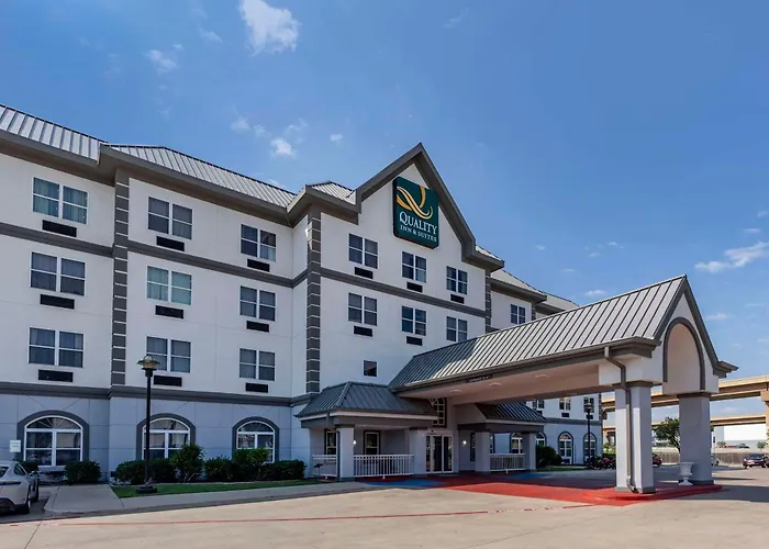 Quality Inn & Suites I-35 E-Walnut Hill