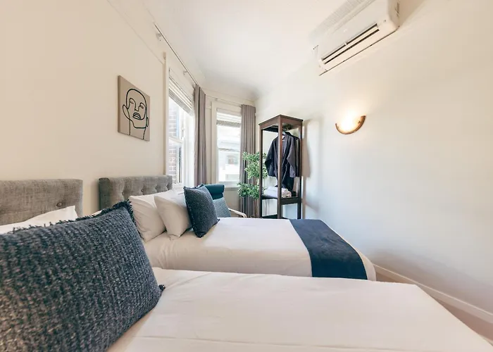  Gaslight Inn - Adults Only