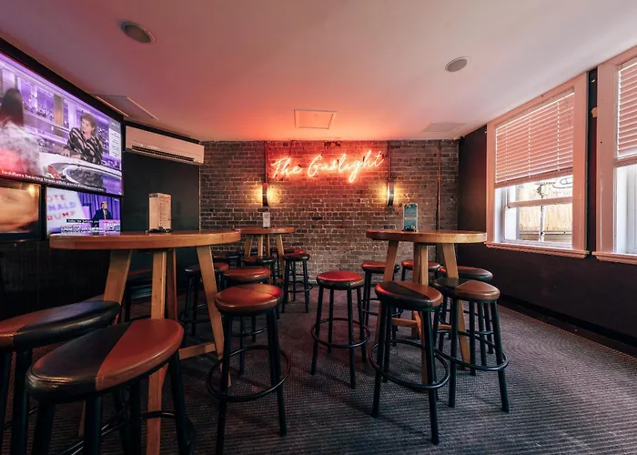  Gaslight Inn - Adults Only