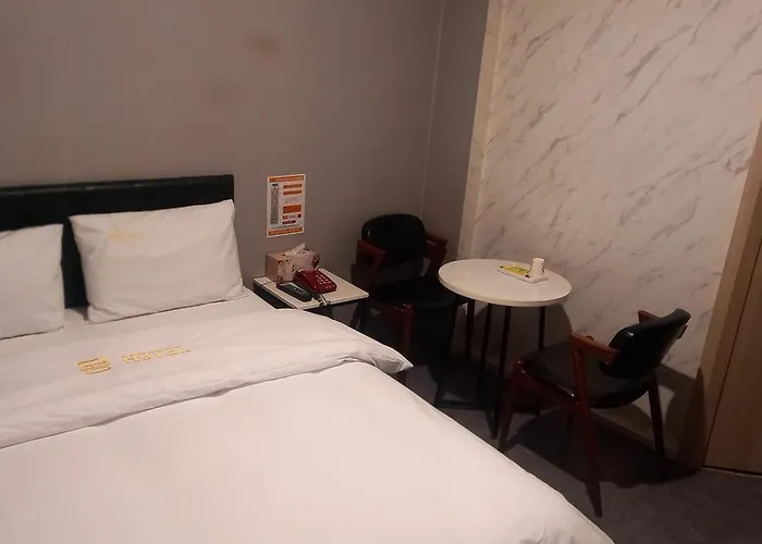 Mong Motel