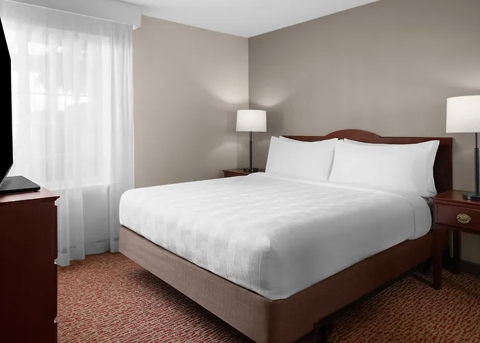 Larkspur Landing Extended Stay Suites