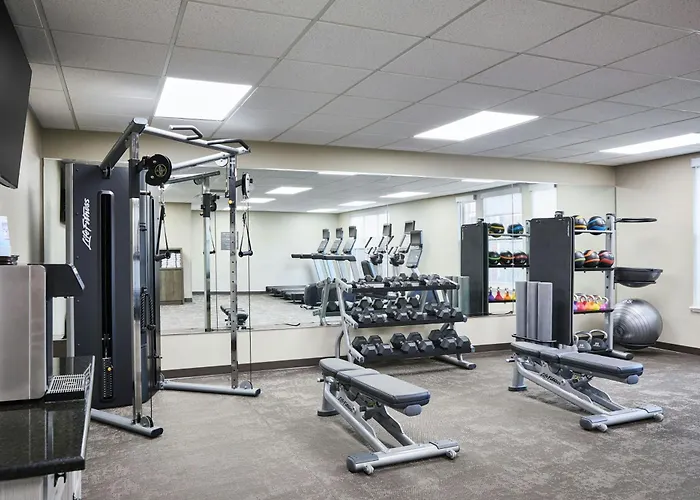 Hotel with pool: Residence Inn Joplin