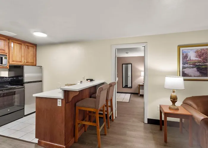 Family resorts Quality Inn & Suites Green Bay Downtown