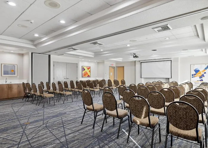 Jacuzzi hotel: Holiday Inn Express Hotel & Suites Vacaville By Ihg