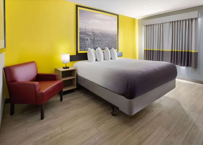 Super 8 By Wyndham Hazleton