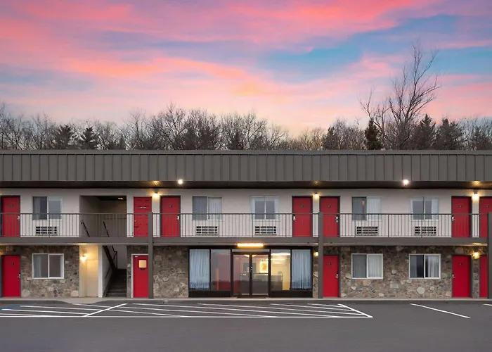 Super 8 By Wyndham Hazleton