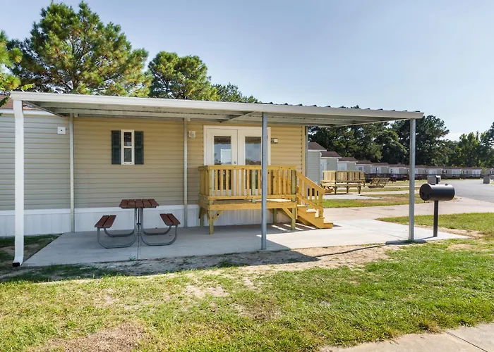 Pet Friendly hotel: Red Shoes Rv Park And Chalets