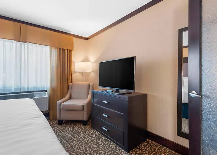 Pet Friendly hotel: Best Western Plus Fernie Mountain Lodge