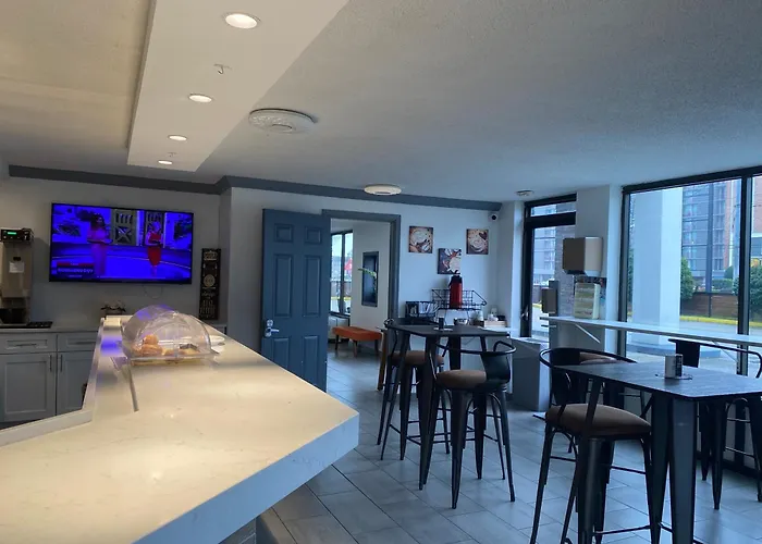 Resort: Hotel 10 Extended Stay