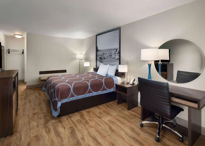 Golf hotel: Super 8 By Wyndham Fallon