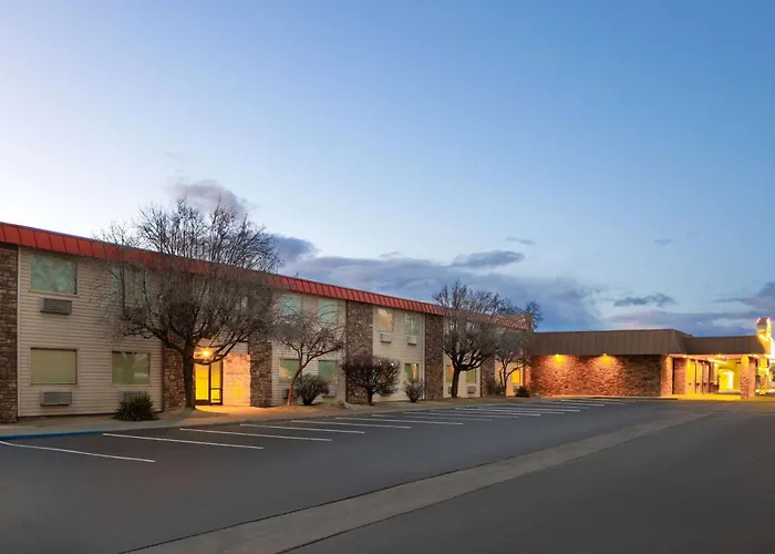 Golf hotel: Super 8 By Wyndham Fallon