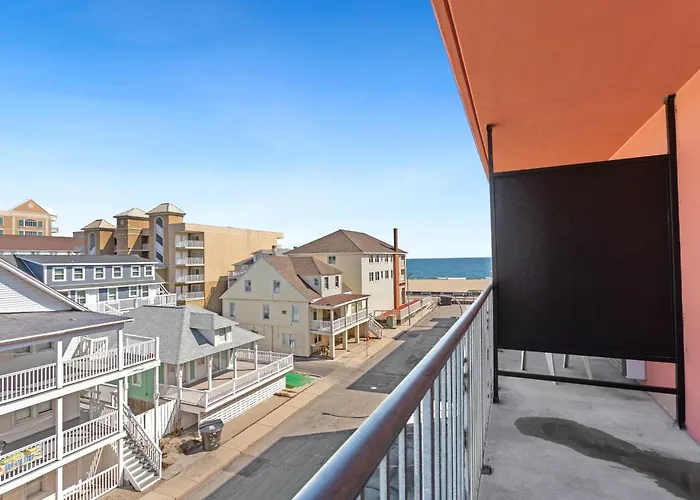 Family Hotel: Americana Motor Inn On Boardwalk