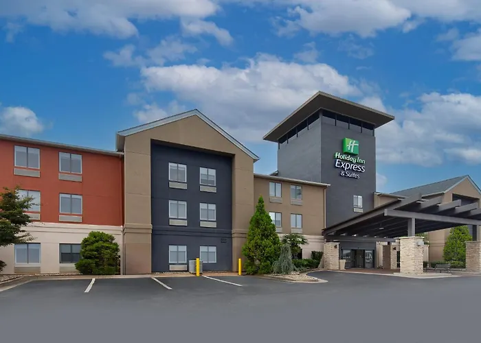 Golf hotel: Holiday Inn Express & Suites Locust Grove By Ihg