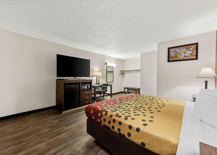 Hotel with view: Econo Lodge Fallon Naval Air Station Area