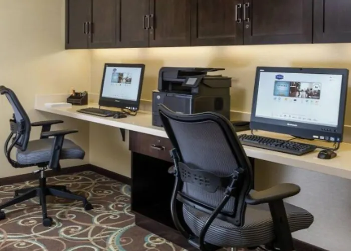 Hampton Inn & Suites