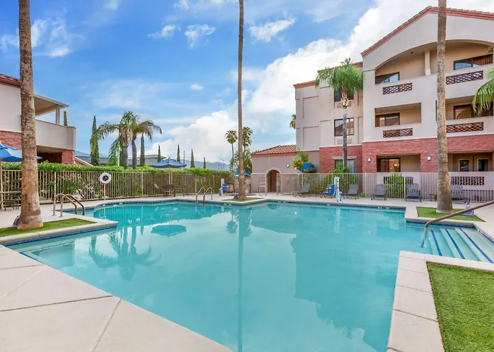 Hotel near College: Hilton Vacation Club Varsity Club Tucson
