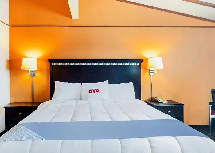 Airport Hotel: Oyo Townhouse Dodge City Ks