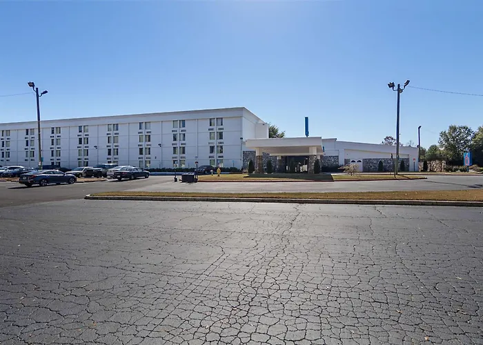 Pet Friendly hotel: Motel 6-Decatur, Ga