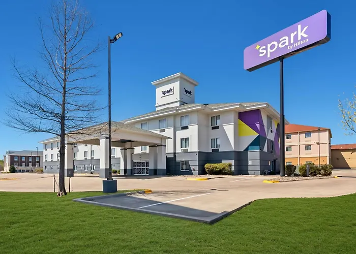 Luxury hotel only: Spark By Hilton Killeen
