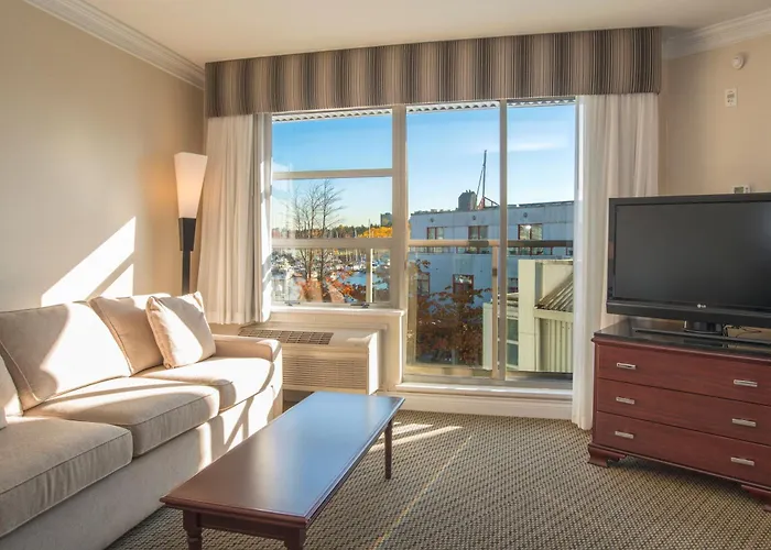 Hotel with Tennis: Granville Island Hotel