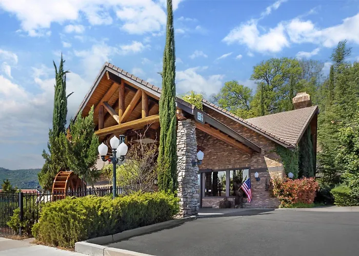 Kid friendly hotel Best Western Plus Yosemite Gateway Inn