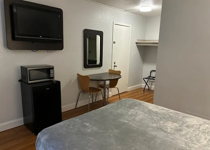 Motel 6 - Pensacola West