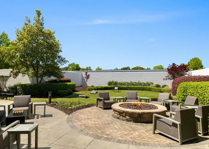 Beach hotel: Courtyard Greenville