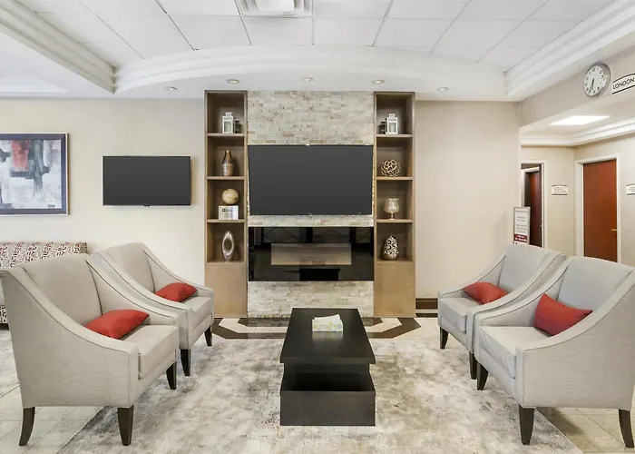 Best Western Plus Travel Toronto Airport