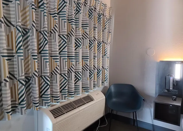 Casino hotel: Motel 6-Fresno, Ca - Blackstone North