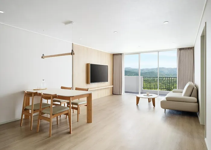 Luxury hotel only: Hanwha Resort Gyeongju