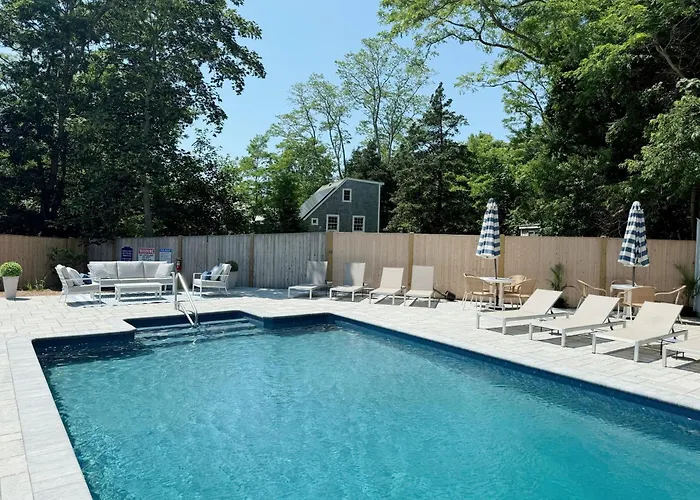 Seagrove Suites & Guest Rooms