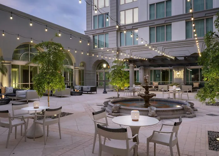 Renaissance International Plaza