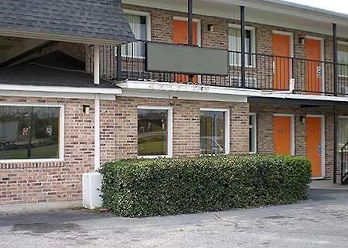 Resort: Motel 6 Saint George, Sc - I-95