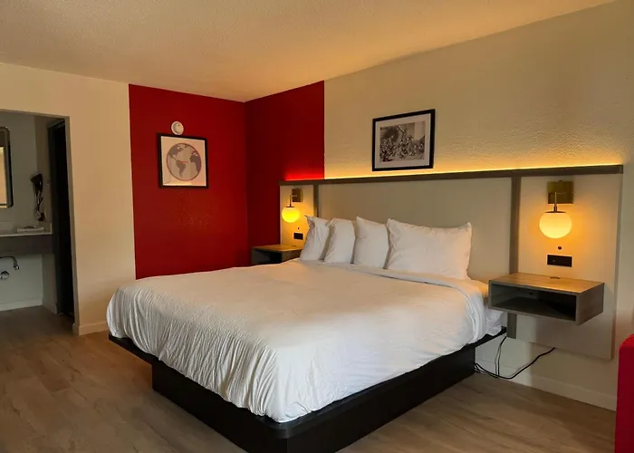 Travelodge By Wyndham Lumberton