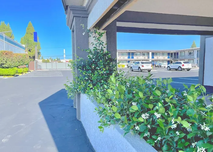 Motel 6 , Ca