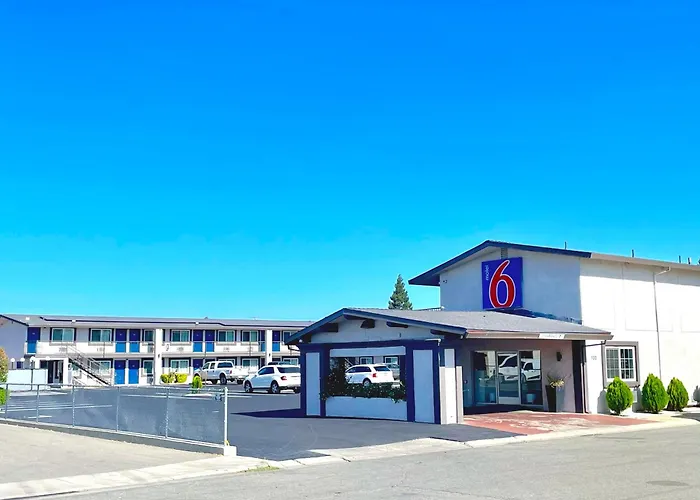 Motel 6 , Ca