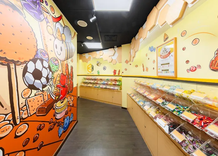 Bee House By Cosmos Creation - Taipei Main Station