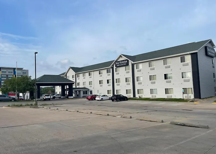 Hotel near College: New Victorian Inn & Suites Lincoln
