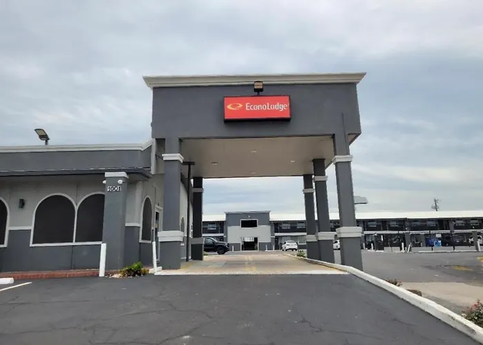Pet Friendly hotel: Econo Lodge Temple