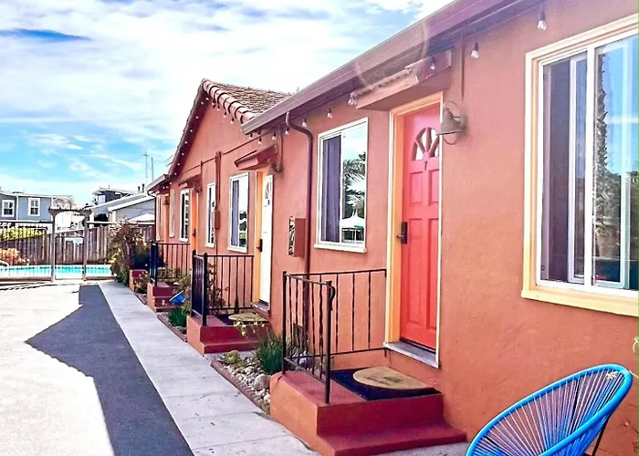 Sunny Cove Motel