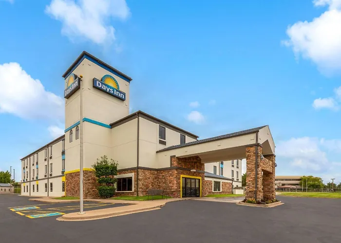 Days Inn By Wyndham Tulsa Central