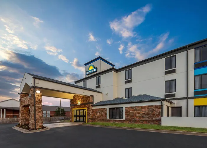 Days Inn By Wyndham Tulsa Central