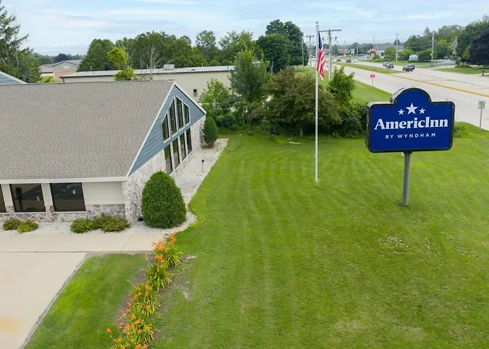 Jacuzzi hotel: Americinn By Wyndham Sturgeon Bay