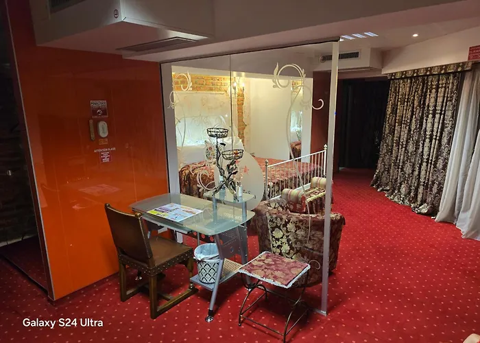 Casa vacanza: Legends Chambers By Grand Pier Boutique Trade Mark Location, 4 Star Rooms With Unique Historical Themes Decors With Free Breakfast Only For King Rooms And Booking Stays Minim 4 Nights