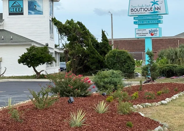 Family Hotel: New 2026-Ocean Sands Beach Boutique Inn-Sauna And Salt-Mineral Pool -Free Beach Bikes And Famous Beach- Fresh Baked Cookies And Popcorn - Bathrobes And Sunscreen In All Rooms-Ultra Sparkling-Free Laundry- 4 Grand Black Beds-Call Now & S