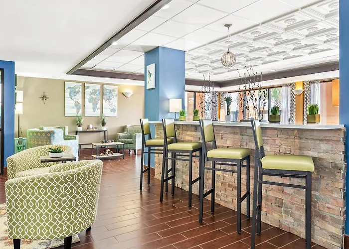 Beach hotel: Quality Inn & Suites Near Robins Air Force Base