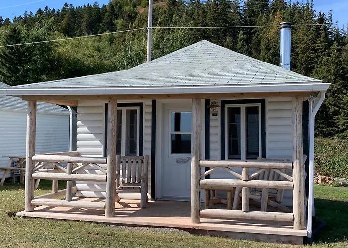 Au Pic de l'Aurore Motel-Chalets
