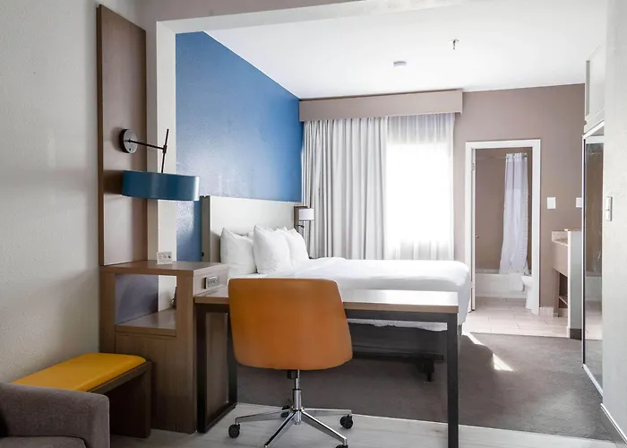Kid friendly hotel Comfort Suites Baton Rouge South I-10